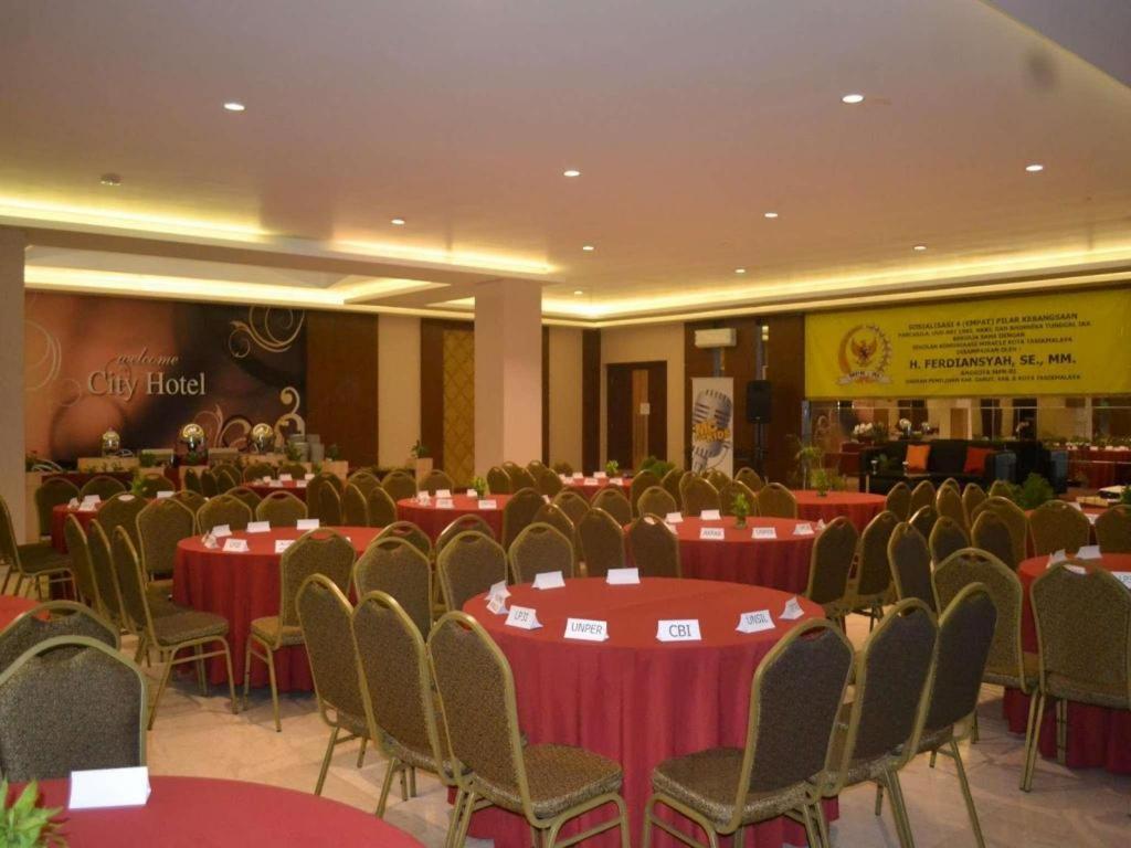 City Hotel Tasikmalaya Exterior photo