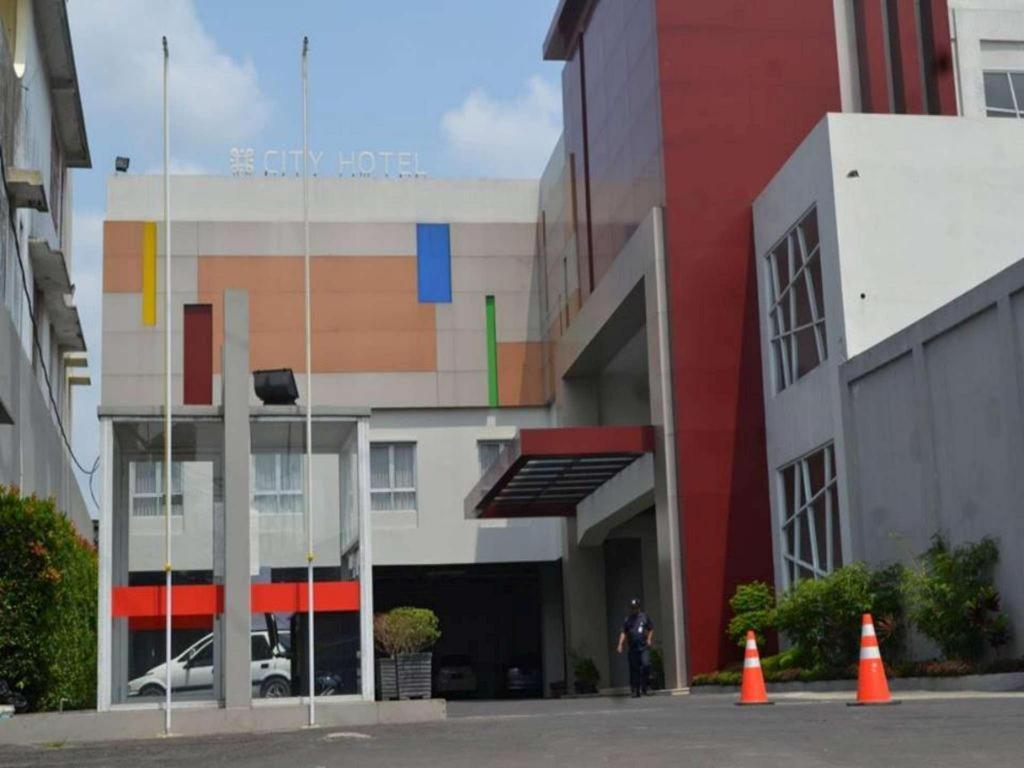 City Hotel Tasikmalaya Exterior photo